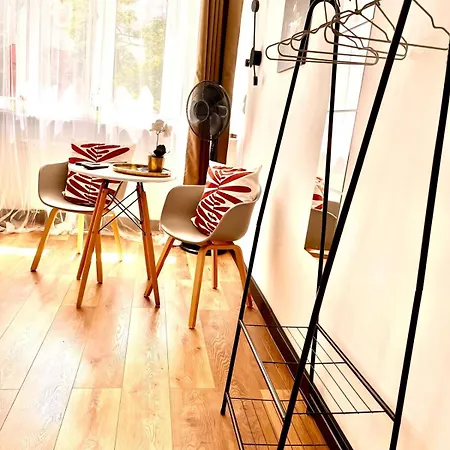 Super 1 Bed In Center Apartman Varsó